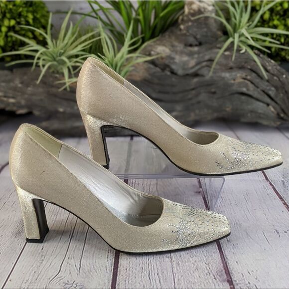 Vintage Stuart Weitzman Champagne Satin Rhinestone Pumps - Size 7 AA (Na… - Picture 4 of 9